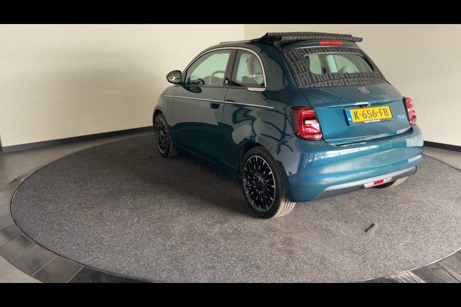 Fiat 500C La Prima 42 kWh | Lederen bekleding | Parkeercamera | Stoelverwarming | Soh (batterijcheck) 91,1 %