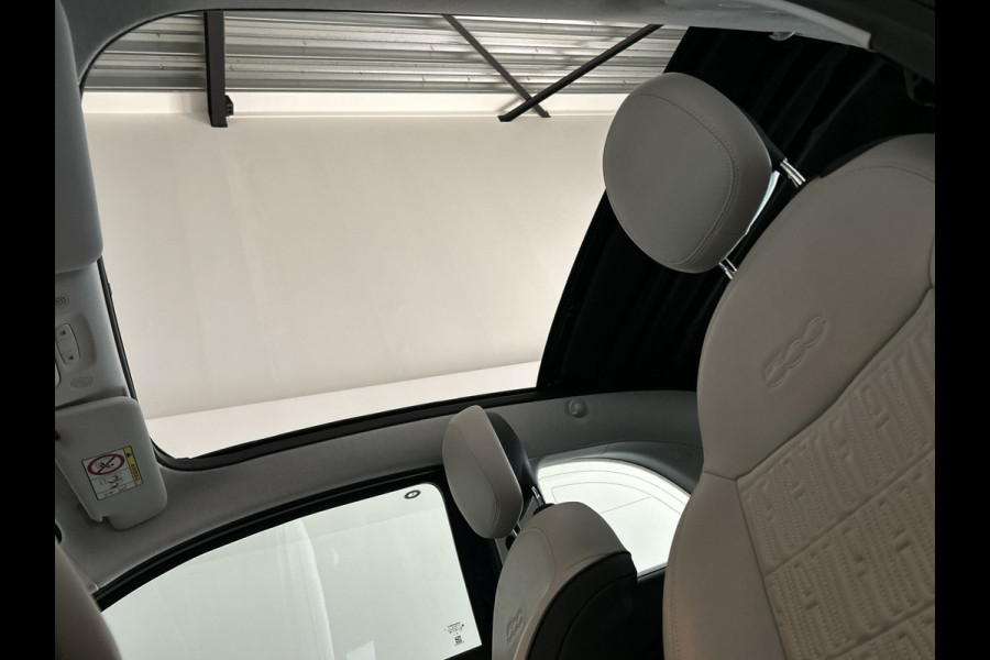 Fiat 500C La Prima 42 kWh | Lederen bekleding | Parkeercamera | Stoelverwarming | Soh (batterijcheck) 91,1 %