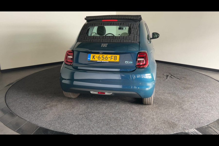 Fiat 500C La Prima 42 kWh | Lederen bekleding | Parkeercamera | Stoelverwarming | Soh (batterijcheck) 91,1 %