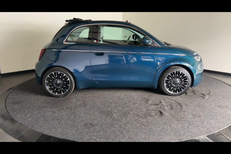 Fiat 500C La Prima 42 kWh | Lederen bekleding | Parkeercamera | Stoelverwarming | Soh (batterijcheck) 91,1 %