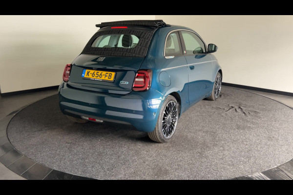 Fiat 500C La Prima 42 kWh | Lederen bekleding | Parkeercamera | Stoelverwarming | Soh (batterijcheck) 91,1 %
