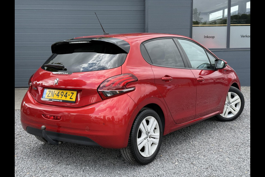 Peugeot 208 1.2 PureTech Signature Navi,Airco,Cruise,PDC,Trekhaak,Carplay,Elek ramen,N.A.P,Nieuwe APK bij Aflevering