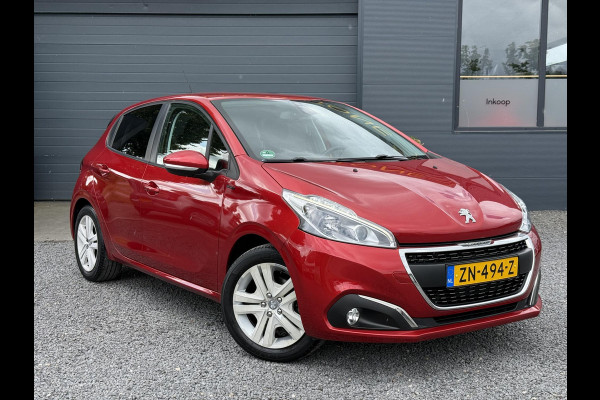 Peugeot 208 1.2 PureTech Signature Navi,Airco,Cruise,PDC,Trekhaak,Carplay,Elek ramen,N.A.P,Nieuwe APK bij Aflevering