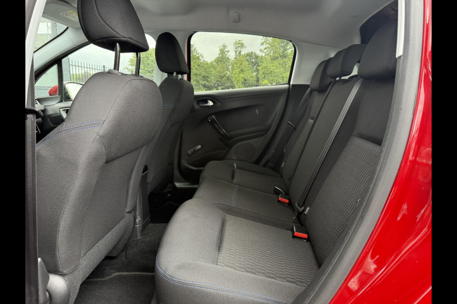 Peugeot 208 1.2 PureTech Signature Navi,Airco,Cruise,PDC,Trekhaak,Carplay,Elek ramen,N.A.P,Nieuwe APK bij Aflevering