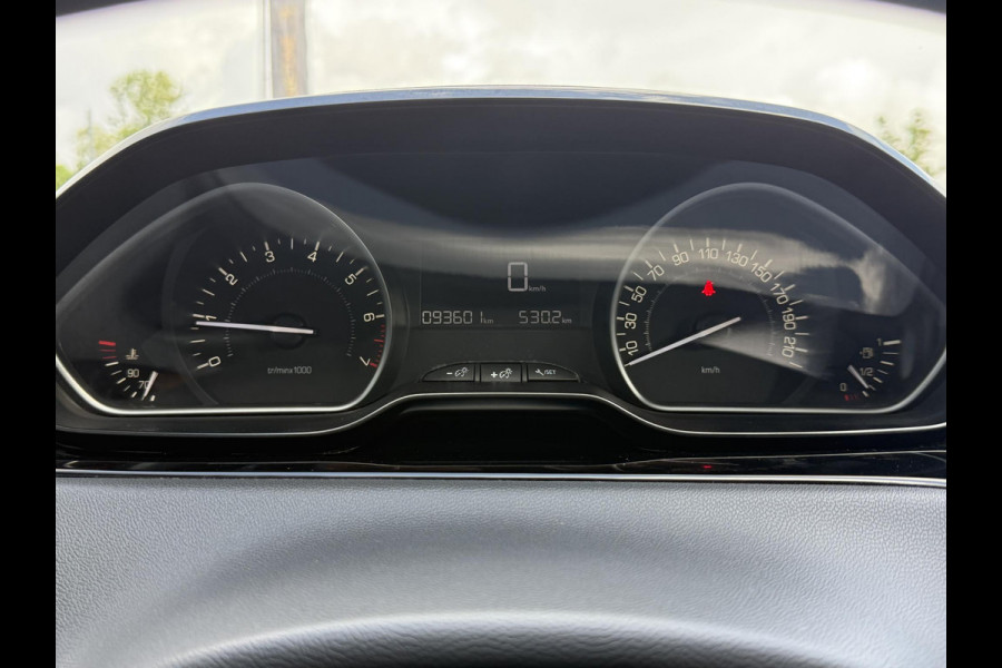 Peugeot 208 1.2 PureTech Signature Navi,Airco,Cruise,PDC,Trekhaak,Carplay,Elek ramen,N.A.P,Nieuwe APK bij Aflevering