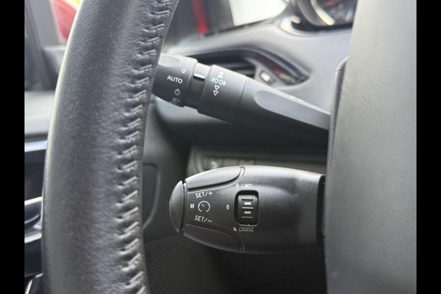 Peugeot 208 1.2 PureTech Signature Navi,Airco,Cruise,PDC,Trekhaak,Carplay,Elek ramen,N.A.P,Nieuwe APK bij Aflevering