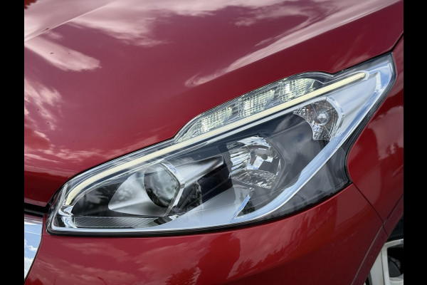 Peugeot 208 1.2 PureTech Signature Navi,Airco,Cruise,PDC,Trekhaak,Carplay,Elek ramen,N.A.P,Nieuwe APK bij Aflevering