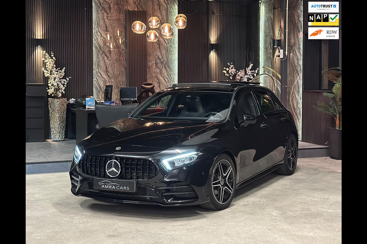Mercedes-Benz A-Klasse 180 d AMG|PANO|SFEER|BOMVOL Mercedes-Benz A-Klasse 180 d AMG|PANO|SFEER|BOMVOL