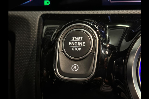 Mercedes-Benz A-Klasse 180 d AMG|PANO|SFEER|BOMVOL