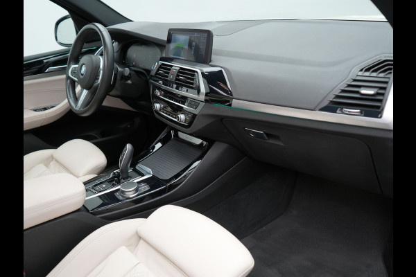 BMW X3 xDrive30e M Sport Shadow Plug In Hybrid 293pk Dealer O.H PHEV | Panodak | Luxe Lederen Sportstoelen | Head Up | 20"L.M | Keyless | Sfeerverlichting | Camera | Apple Carplay |