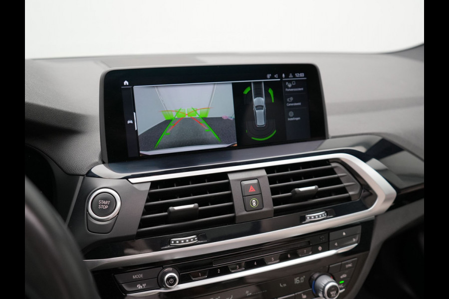 BMW X3 xDrive30e M Sport Shadow Plug In Hybrid 293pk Dealer O.H PHEV | Panodak | Luxe Lederen Sportstoelen | Head Up | 20"L.M | Keyless | Sfeerverlichting | Camera | Apple Carplay |