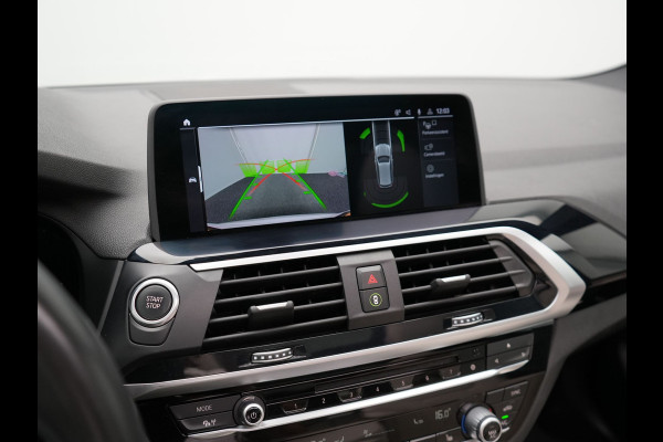 BMW X3 xDrive30e M Sport Shadow Plug In Hybrid 293pk Dealer O.H PHEV | Panodak | Luxe Lederen Sportstoelen | Head Up | 20"L.M | Keyless | Sfeerverlichting | Camera | Apple Carplay |