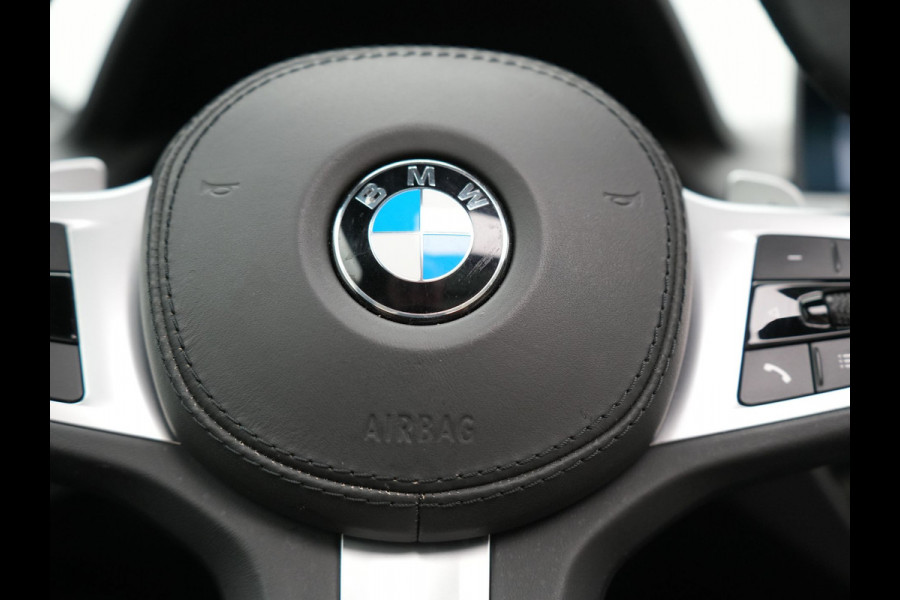 BMW X3 xDrive30e M Sport Shadow Plug In Hybrid 293pk Dealer O.H PHEV | Panodak | Luxe Lederen Sportstoelen | Head Up | 20"L.M | Keyless | Sfeerverlichting | Camera | Apple Carplay |