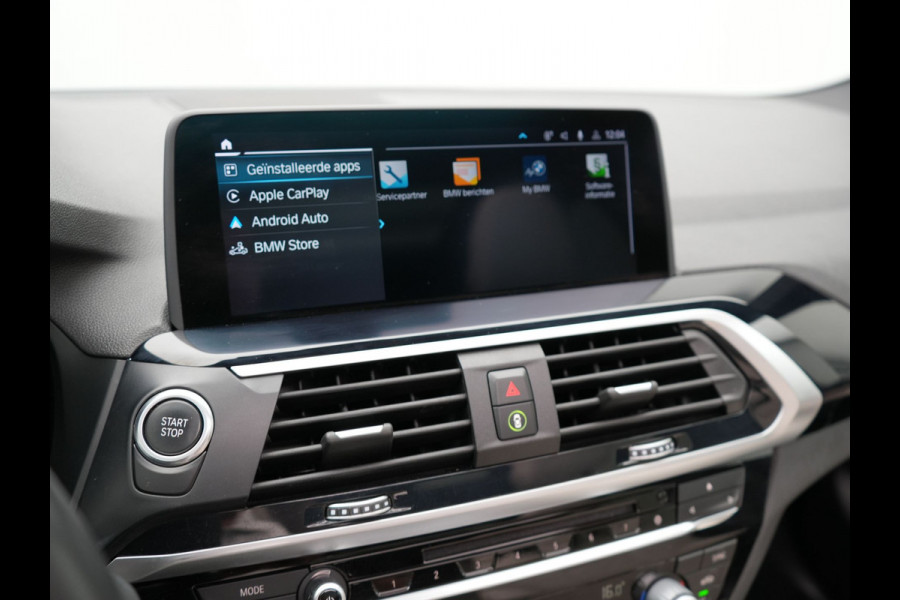BMW X3 xDrive30e M Sport Shadow Plug In Hybrid 293pk Dealer O.H PHEV | Panodak | Luxe Lederen Sportstoelen | Head Up | 20"L.M | Keyless | Sfeerverlichting | Camera | Apple Carplay |