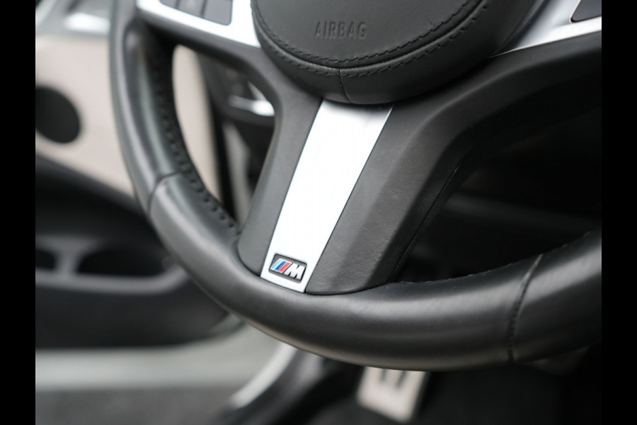 BMW X3 xDrive30e M Sport Shadow Plug In Hybrid 293pk Dealer O.H PHEV | Panodak | Luxe Lederen Sportstoelen | Head Up | 20"L.M | Keyless | Sfeerverlichting | Camera | Apple Carplay |