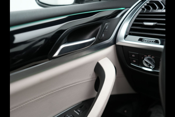 BMW X3 xDrive30e M Sport Shadow Plug In Hybrid 293pk Dealer O.H PHEV | Panodak | Luxe Lederen Sportstoelen | Head Up | 20"L.M | Keyless | Sfeerverlichting | Camera | Apple Carplay |