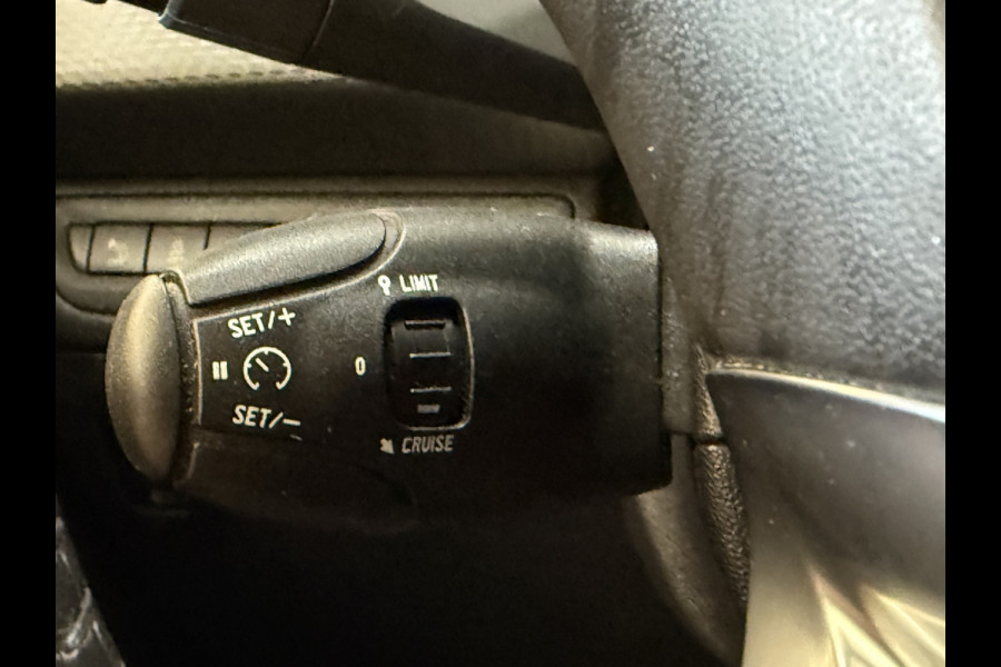Peugeot 2008 1.2 PureTech Active | Navi | Cruise