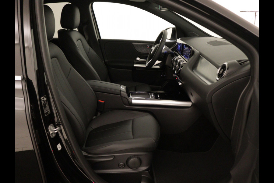 Mercedes-Benz B-Klasse 250 e Business Line | Zitcomfortpakket | Warmtewerend, donkergetint glas achter | USB-pakket plus | EASY PACK achterklep | Dodehoekassistent | Verwarmde stoelen vooraan |