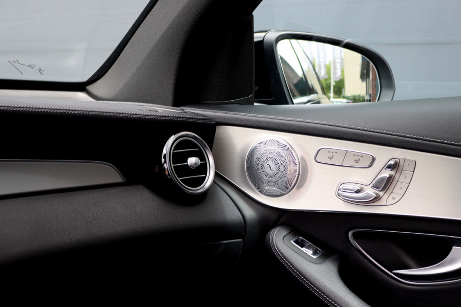 Mercedes-Benz GLC AMG 43 4MATIC | Luchtvering | Distronic+ | Memory | Panoramadak | Head-Up | Burmester | Stoelventilatie | Surround Camera | Nightpakket | Keyless-Go |