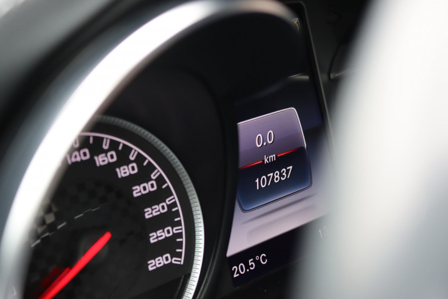 Mercedes-Benz GLC AMG 43 4MATIC | Luchtvering | Distronic+ | Memory | Panoramadak | Head-Up | Burmester | Stoelventilatie | Surround Camera | Nightpakket | Keyless-Go |
