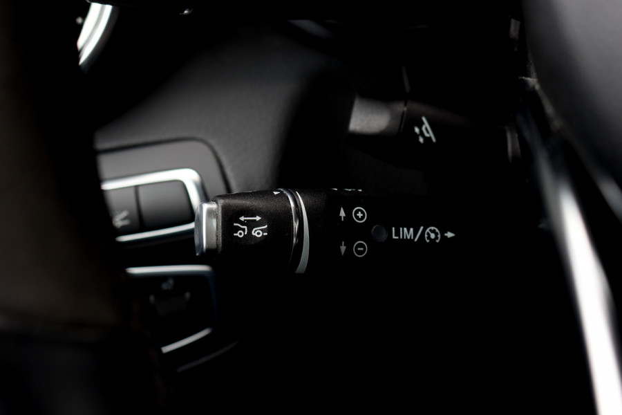 Mercedes-Benz GLC AMG 43 4MATIC | Luchtvering | Distronic+ | Memory | Panoramadak | Head-Up | Burmester | Stoelventilatie | Surround Camera | Nightpakket | Keyless-Go |