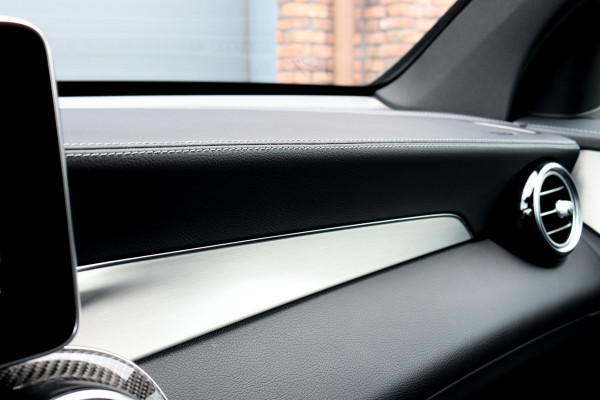 Mercedes-Benz GLC AMG 43 4MATIC | Luchtvering | Distronic+ | Memory | Panoramadak | Head-Up | Burmester | Stoelventilatie | Surround Camera | Nightpakket | Keyless-Go |