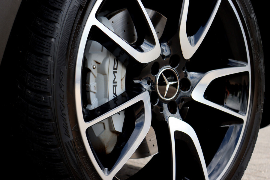 Mercedes-Benz GLC AMG 43 4MATIC | Luchtvering | Distronic+ | Memory | Panoramadak | Head-Up | Burmester | Stoelventilatie | Surround Camera | Nightpakket | Keyless-Go |