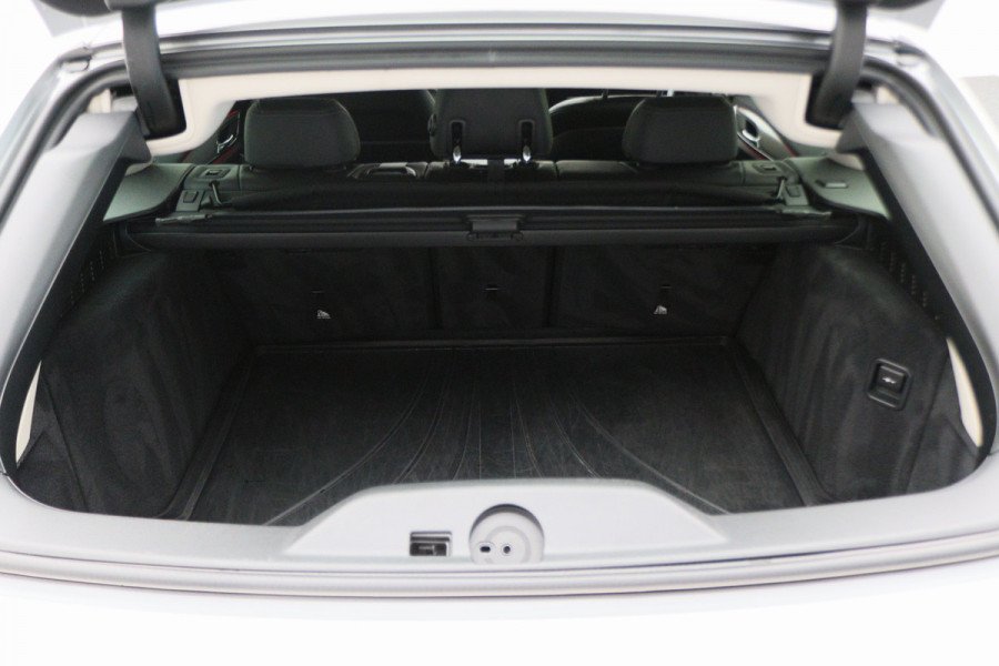 BMW 5 Serie Touring 520i High Executive Leer, Head-Up, Elektrische Stoelen, Navigatie, Bluetooth, PDC, Trekhaak, 18''