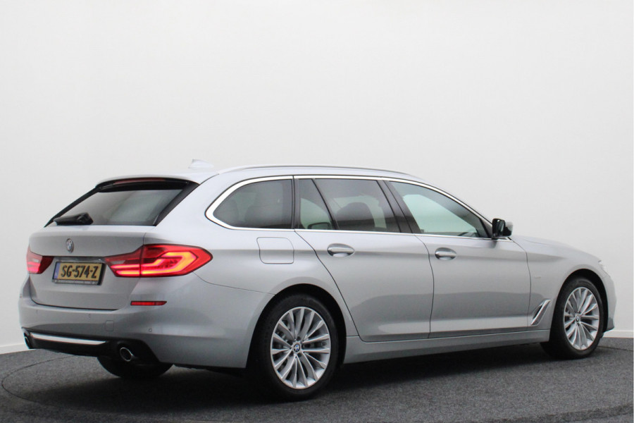 BMW 5 Serie Touring 520i High Executive Leer, Head-Up, Elektrische Stoelen, Navigatie, Bluetooth, PDC, Trekhaak, 18''