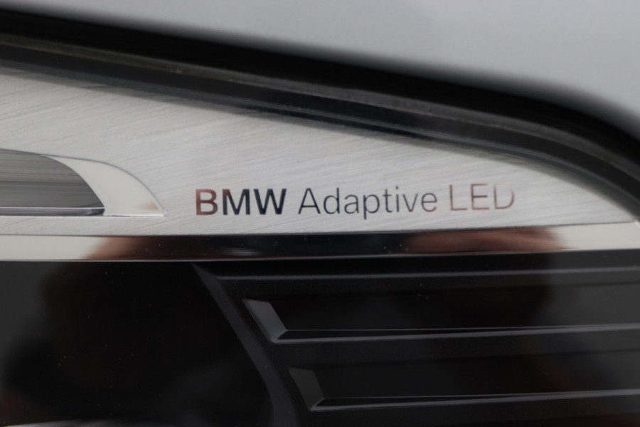 BMW 5 Serie Touring 520i High Executive Leer, Head-Up, Elektrische Stoelen, Navigatie, Bluetooth, PDC, Trekhaak, 18''