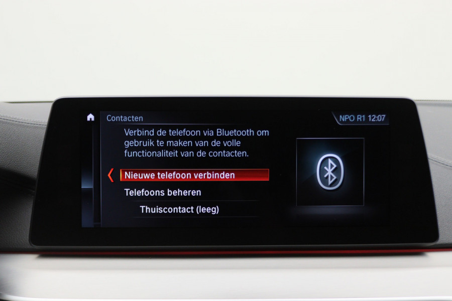 BMW 5 Serie Touring 520i High Executive Leer, Head-Up, Elektrische Stoelen, Navigatie, Bluetooth, PDC, Trekhaak, 18''