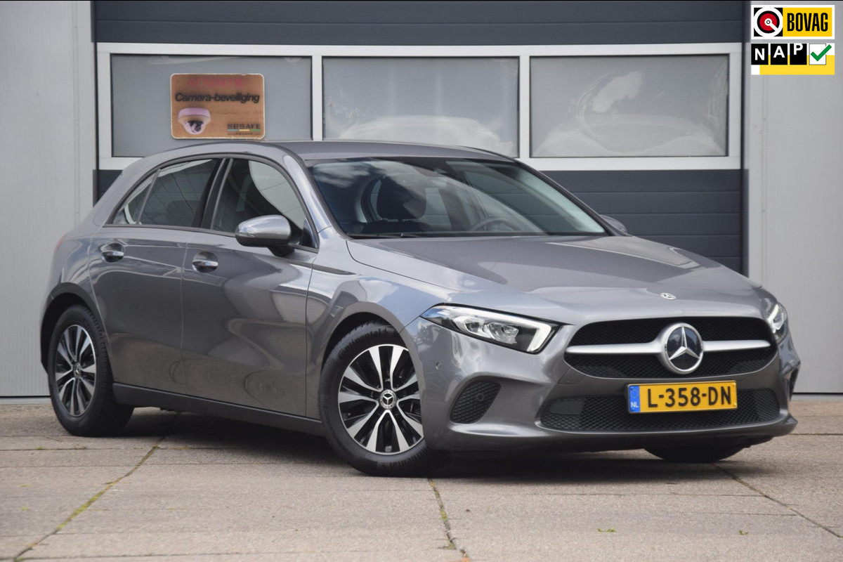 Mercedes-Benz A-Klasse 160 Business Solution CAMERA/LED KOPLAMPEN/VERWARMDE VOORSTOELEN Mercedes-Benz A-Klasse 160 Business Solution CAMERA/LED KOPLAMPEN/VERWARMDE VOORSTOELEN