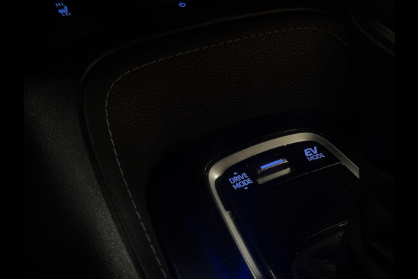 Toyota Corolla Touring Sports 1.8 Hybrid Dynamic | LED | Navi | Apple CarPlay | Trekhaak | Camera | Half Leder