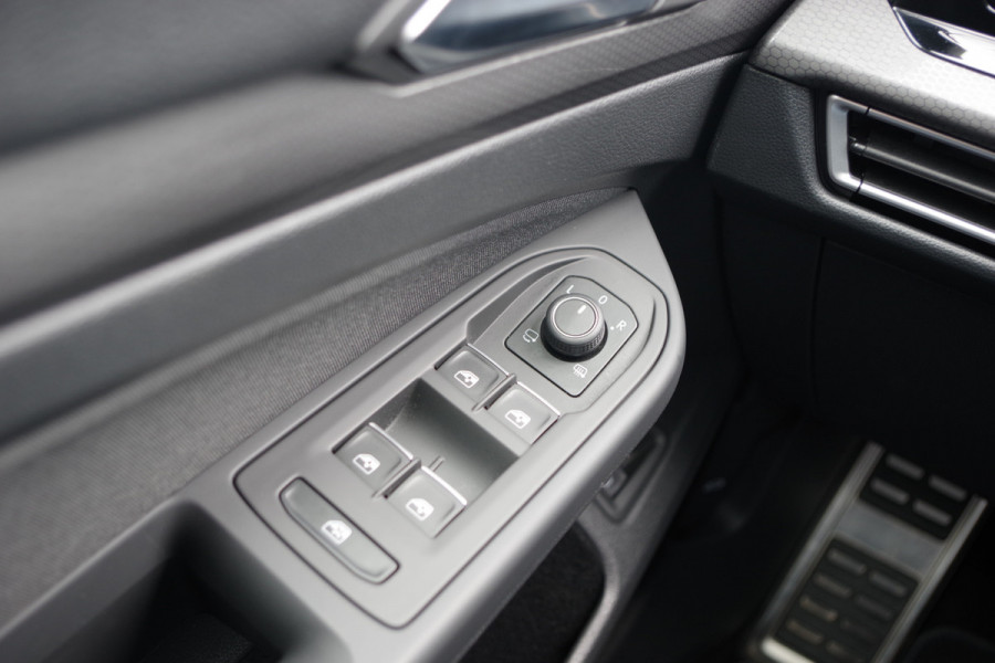 Volkswagen Golf 1.4 eHybrid GTE 245 PK PHEV, Winterpakket, Carplay, Adap. Cruise Control