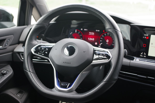Volkswagen Golf 1.4 eHybrid GTE 245 PK PHEV, Winterpakket, Carplay, Adap. Cruise Control