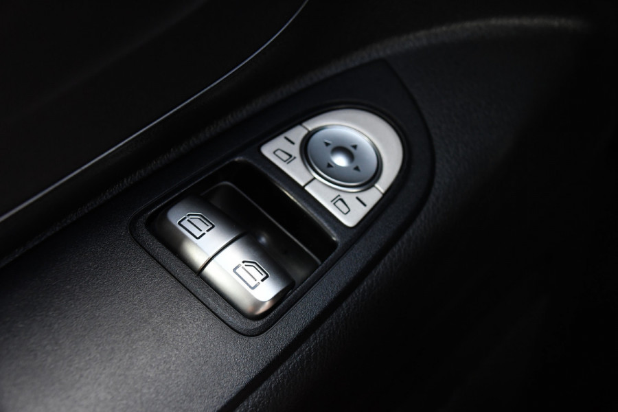 Mercedes-Benz Vito 114 CDI Lang DC Black Edition Camera, Cruise, Carplay, 190PK, Automaat, 2 x Schuifdeur, Leder, LED, Uniek!