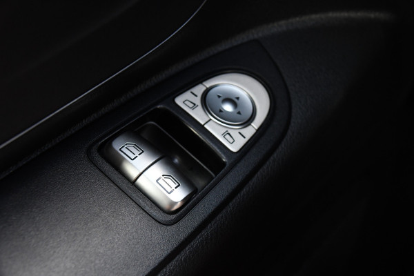 Mercedes-Benz Vito 114 CDI Lang DC Black Edition Camera, Cruise, Carplay, 190PK, Automaat, 2 x Schuifdeur, Leder, LED, Uniek!