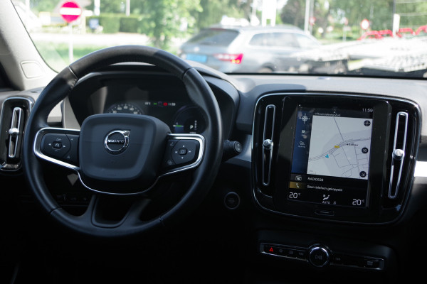 Volvo XC40 1.5 T5 Recharge 263 PK Business Pro PHEV, 360 Camera, LED, 18" LM