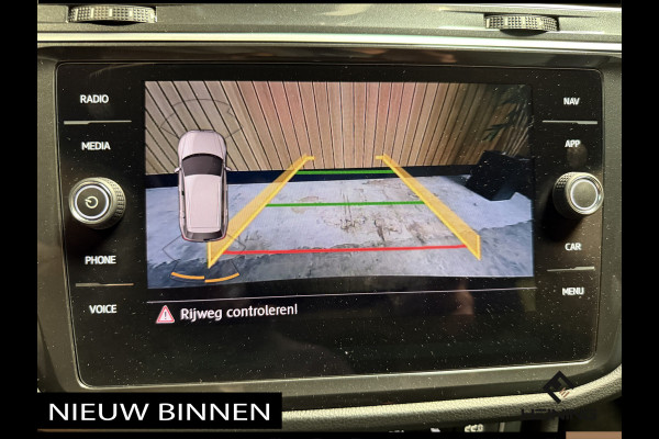 Volkswagen Tiguan 1.5 TSI ACT Highline Business R. DSG Automaat. Panoramadak. Camera. Apple-carplay. Navi 82000 km met NAP !!
