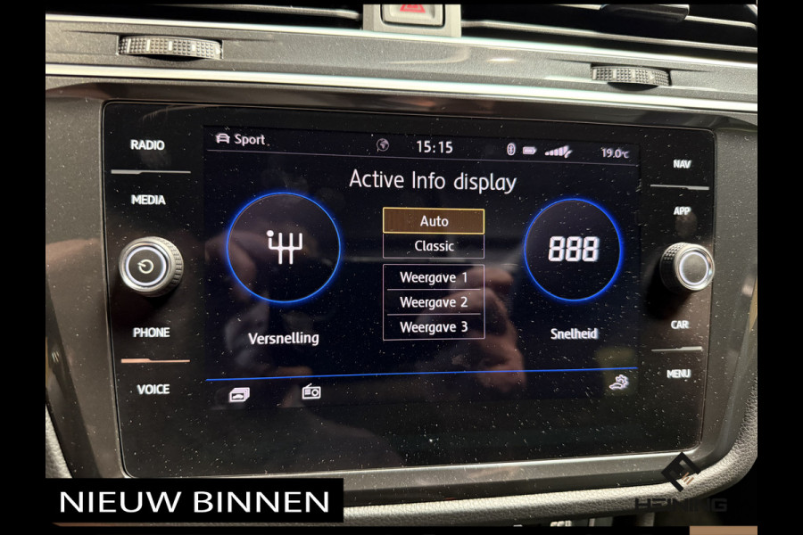 Volkswagen Tiguan 1.5 TSI ACT Highline Business R. DSG Automaat. Panoramadak. Camera. Apple-carplay. Navi 82000 km met NAP !!