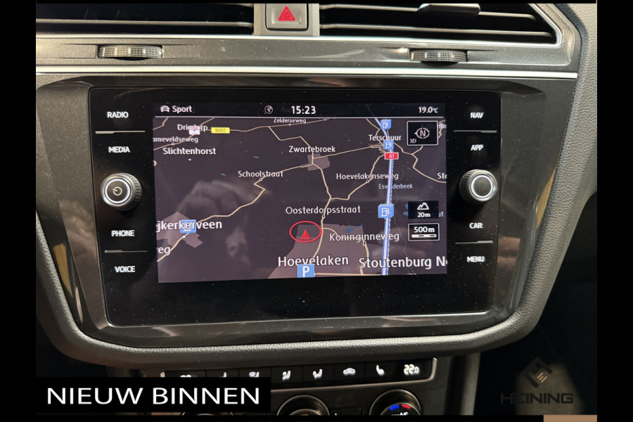 Volkswagen Tiguan 1.5 TSI ACT Highline Business R. DSG Automaat. Panoramadak. Camera. Apple-carplay. Navi 82000 km met NAP !!