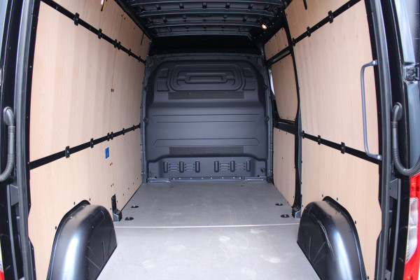 Mercedes-Benz Sprinter 315CDI L2H2 FWD 150pk - MBUX - Camera - Stoelverwarming - Kluis - Hout inbouw - Carplay - Rijklaar