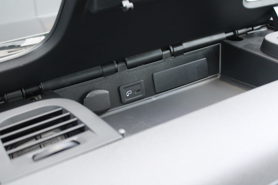 Mercedes-Benz Sprinter 315CDI L2H2 FWD 150pk - MBUX - Camera - Stoelverwarming - Kluis - Hout inbouw - Carplay - Rijklaar