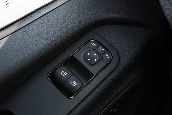 Mercedes-Benz Sprinter 315CDI L2H2 FWD 150pk - MBUX - Camera - Stoelverwarming - Kluis - Hout inbouw - Carplay - Rijklaar