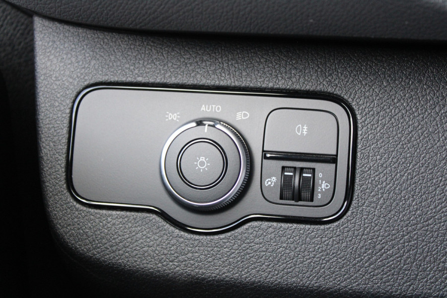 Mercedes-Benz Sprinter 315CDI L2H2 FWD 150pk - MBUX - Camera - Stoelverwarming - Kluis - Hout inbouw - Carplay - Rijklaar