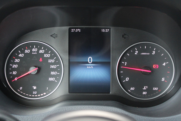 Mercedes-Benz Sprinter 315CDI L2H2 FWD 150pk - MBUX - Camera - Stoelverwarming - Kluis - Hout inbouw - Carplay - Rijklaar