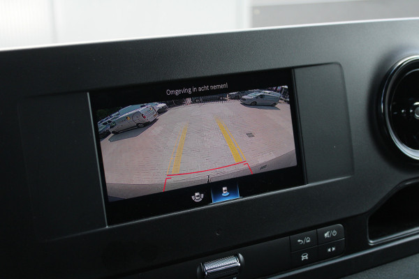Mercedes-Benz Sprinter 315CDI L2H2 FWD 150pk - MBUX - Camera - Stoelverwarming - Kluis - Hout inbouw - Carplay - Rijklaar