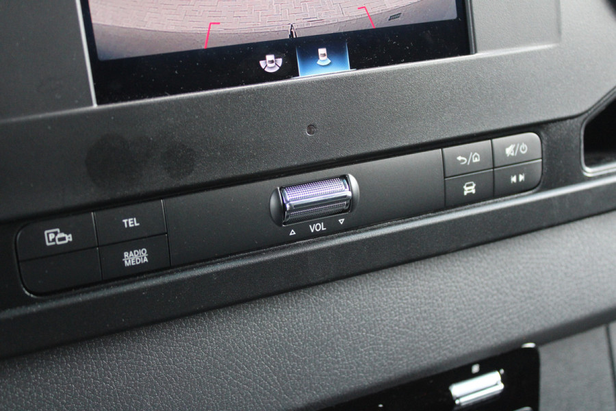Mercedes-Benz Sprinter 315CDI L2H2 FWD 150pk - MBUX - Camera - Stoelverwarming - Kluis - Hout inbouw - Carplay - Rijklaar