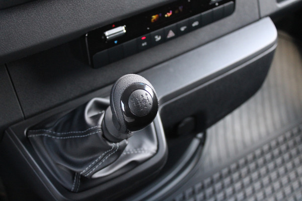 Mercedes-Benz Sprinter 315CDI L2H2 FWD 150pk - MBUX - Camera - Stoelverwarming - Kluis - Hout inbouw - Carplay - Rijklaar