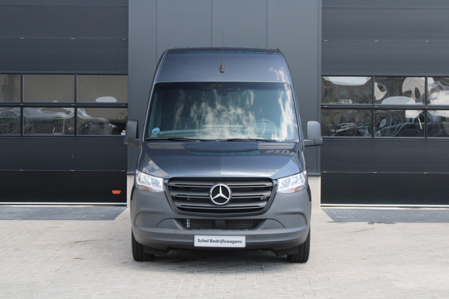 Mercedes-Benz Sprinter 315CDI L2H2 FWD 150pk - MBUX - Camera - Stoelverwarming - Kluis - Hout inbouw - Carplay - Rijklaar